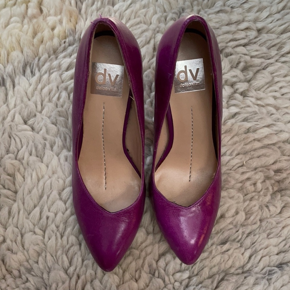 DV Magenta heels sz. 7